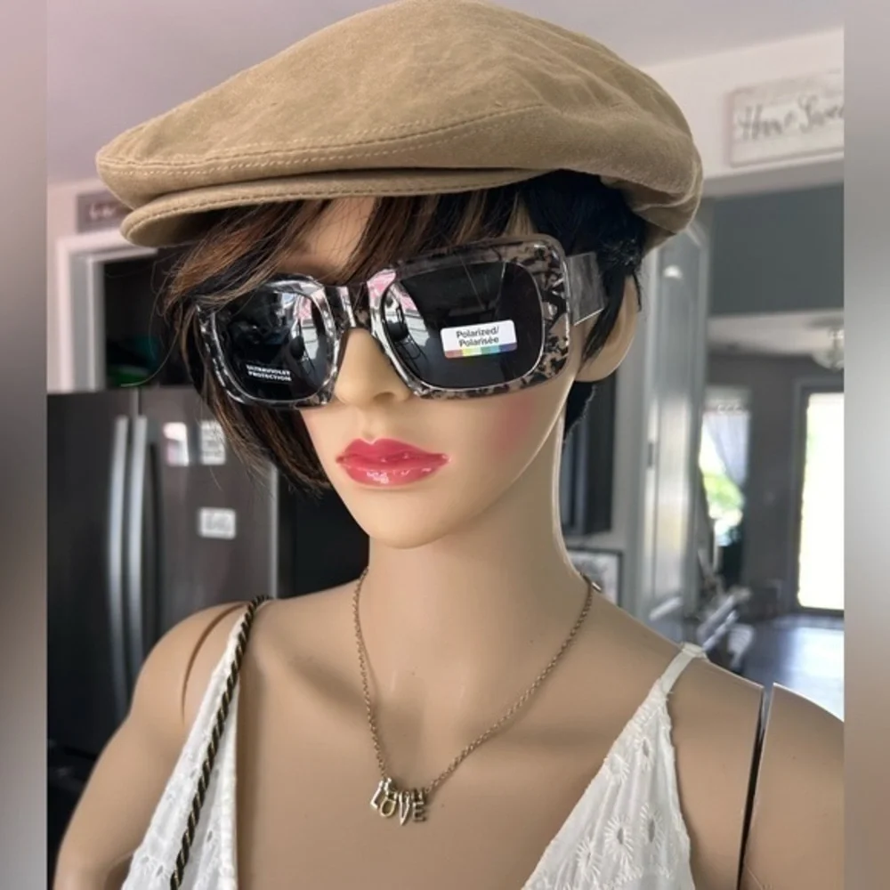 ✨NWT Polarized Retro Statement square framed sunglasses 😎 sunshades